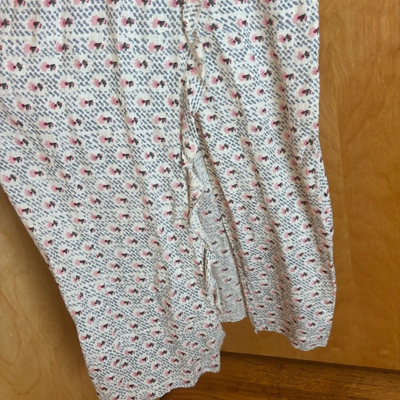 Chic Cream Floral Midi Dress - Picture 8 of 13